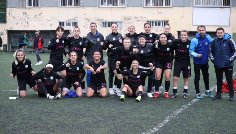 Kızlar play-off'u garantiledi: 3-2 8